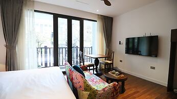 Maison Nha Truc Bach Lake