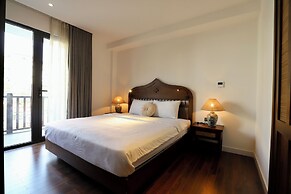 Maison Nha Truc Bach Lake
