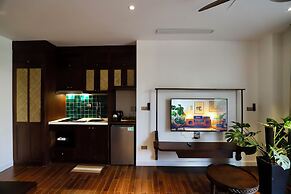 Maison Nha Truc Bach Lake