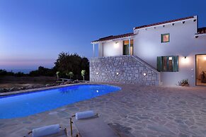 Sarpedon & Rhadamanthus By Forest Villas