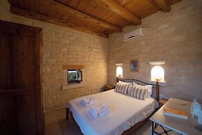 Sarpedon & Rhadamanthus By Forest Villas