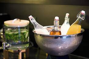 M Village Hotel Ton That Dam