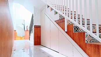 Capital O 94359 Aurora Guest House