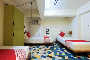 Junction Hostel Poblacion Makati Avenue