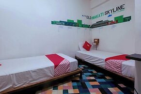 Junction Hostel Poblacion Makati Avenue
