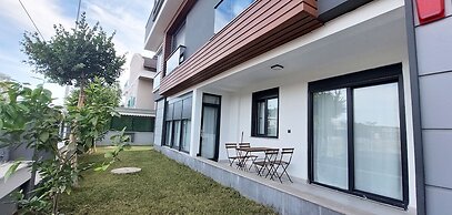 New Flat Large Living Space 1 Close to Lara Beach