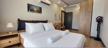 New Flat Large Living Space 1 Close to Lara Beach