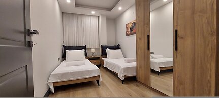 New Flat Large Living Space 1 Close to Lara Beach