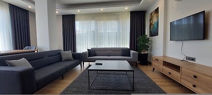 New Flat Large Living Space 1 Close to Lara Beach