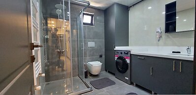 New Flat Large Living Space 1 Close to Lara Beach