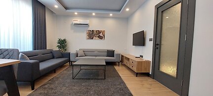 New Flat Large Living Space 3 Close to Lara Beach