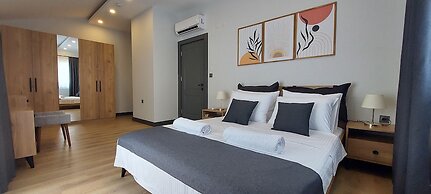 New Flat Large Living Space 3 Close to Lara Beach