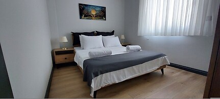 New Flat Large Living Space 3 Close to Lara Beach