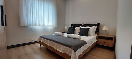 New Flat Large Living Space 4 Close to Lara Beach