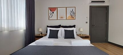 New Flat Large Living Space 4 Close to Lara Beach