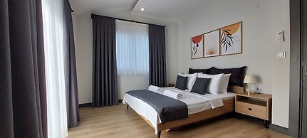 New Flat Large Living Space 6 Close to Lara Beach