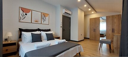 New Flat Large Living Space 6 Close to Lara Beach