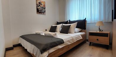 New Flat Large Living Space 5 Close to Lara Beach