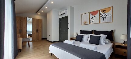 New Flat Large Living Space 5 Close to Lara Beach