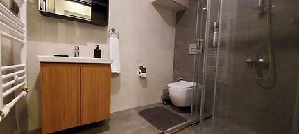 New Flat Large Living Space 2-6 Near By Lara Beach