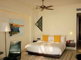 The Postcard on the Arabian Sea