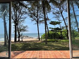 The Postcard on the Arabian Sea