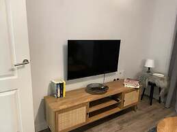 Stylish Retreat - Sleeps 6 Terrace-2bedroom-petsok