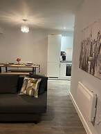 Stylish Retreat - Sleeps 6 Terrace-2bedroom-petsok