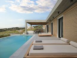 Marelys Villa  by Halkidiki Villas