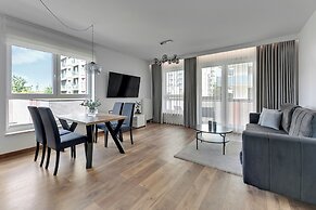 Bastion Wałowa City Center & Parking by Downtown Apartments