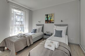 Bastion Wałowa City Center & Parking by Downtown Apartments