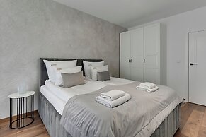 Bastion Wałowa City Center & Parking by Downtown Apartments