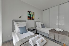 Bastion Wałowa City Center & Parking by Downtown Apartments