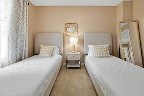 Near Disney & Universal: Family Retreat in Orlando