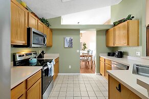 Near Disney & Universal: Family Retreat in Orlando