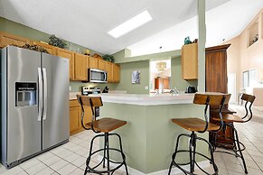 Near Disney & Universal: Family Retreat in Orlando