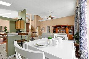 Near Disney & Universal: Family Retreat in Orlando