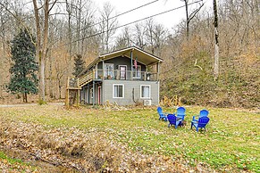 Fire Pit & Music Lounge: Chic Home in Pegram