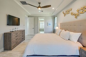 < 2 Mi to Marco Beach: Luxe Home w/ Outdoor Oasis