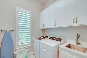 < 2 Mi to Marco Beach: Luxe Home w/ Outdoor Oasis