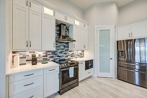 < 2 Mi to Marco Beach: Luxe Home w/ Outdoor Oasis