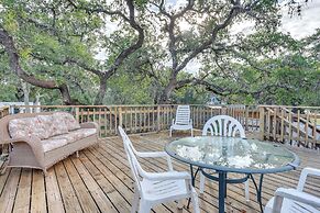 Cozy Couple's Cottage w/ View Near Canyon Lake!
