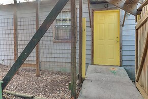 Cozy Couple's Cottage w/ View Near Canyon Lake!