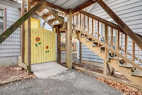 Cozy Couple's Cottage w/ View Near Canyon Lake!