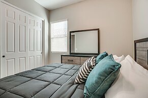 Covered Patio & Community Pool: Home in Surprise