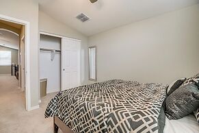 Covered Patio & Community Pool: Home in Surprise