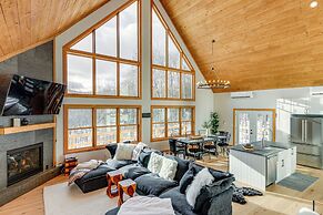 Stratton Mtn Ski Chalet w/ Giant Views in Winhall