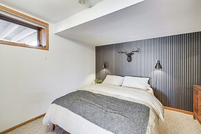 Boat Dock, Full Gym: Waterfront Nelson Lake Gem!