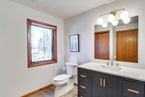 Boat Dock, Full Gym: Waterfront Nelson Lake Gem!