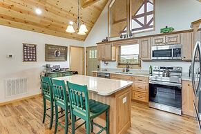 Fall Colors, Deck & Fireplace: Murphy Mtn Retreat!